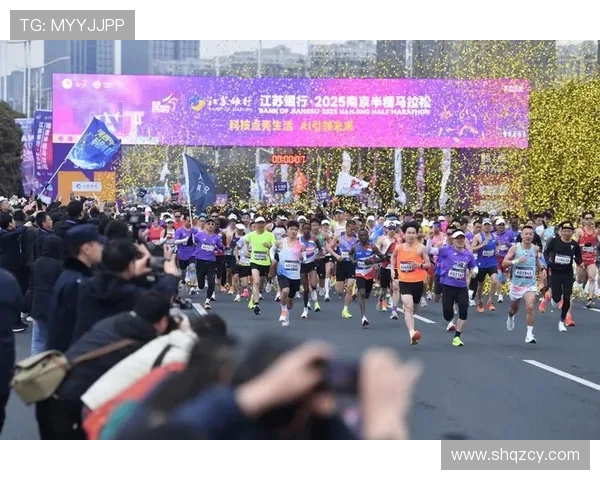 南京街舞队在马拉松大满贯中的团队协作表现精彩纷呈引发热议