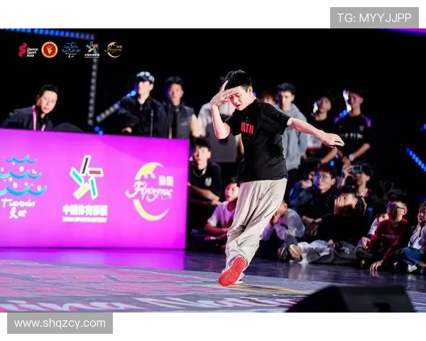 杭州街舞队与北京街舞队赛后复盘分析团队配合与战术执行的精彩对决 杭州街舞队与北京街舞队赛后复盘分析团队配合与战术执行的精彩对决