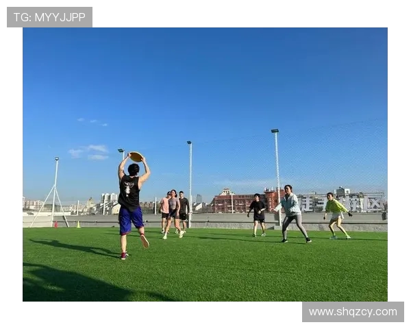 深入分析上海飞盘队转换打法的战术特点与实践应用