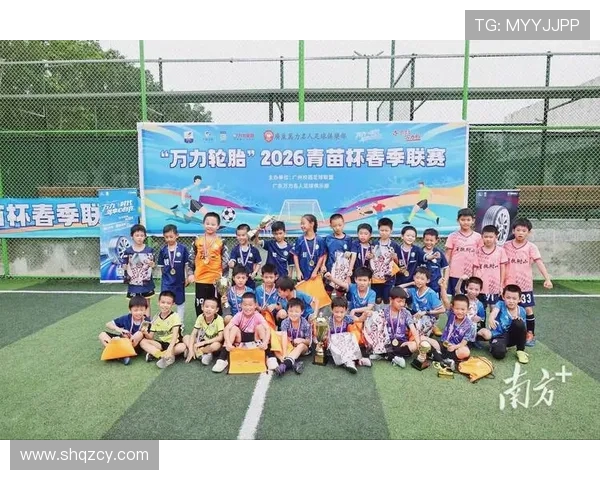 成都足球队的拼搏历程与梦想追逐的精彩瞬间回顾